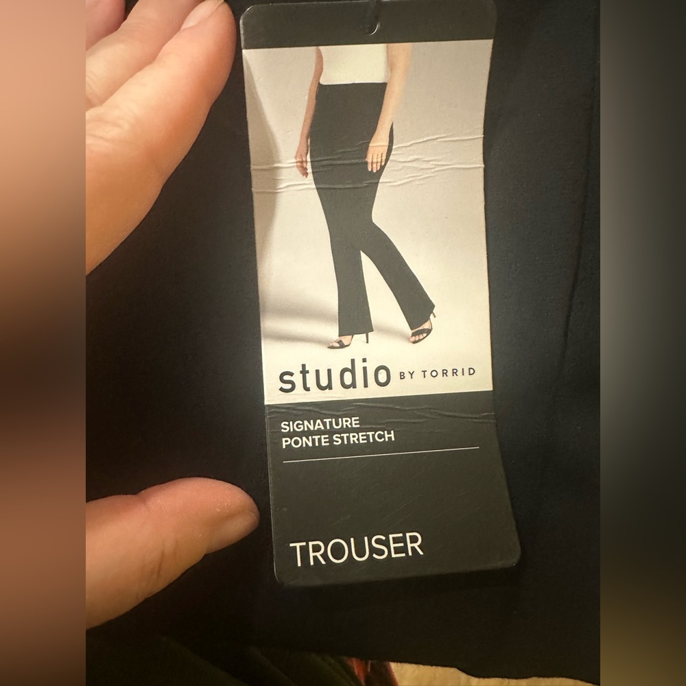 NWT-Studio by Torrid-Signature Ponte Stretch Trouser-Size 24S - Picture 6 of 7